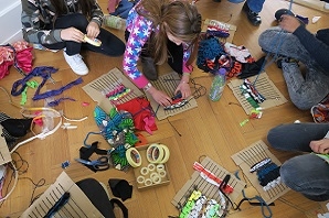 Photo d'un atelier de médiation pour un public scolaire